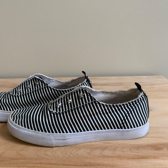 Pre-loved Tommy Hilfiger Striped Slip-on Sneakers with Studded Accents - Picture 6 of 8
